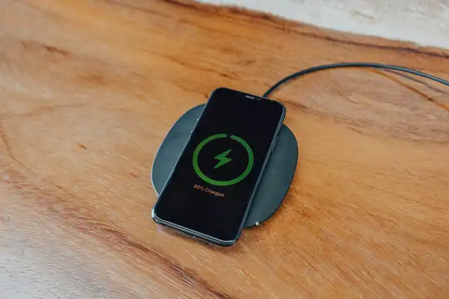 MAGVIEW WIRELESS CHARGING PHONE PLATE - image 3