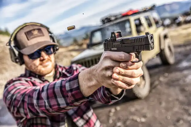 DEFENDER CCW™ MICRO RED DOT - image 8