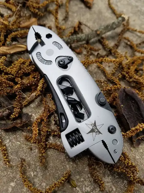 Universal Ranch Tool Ranch Hand Multi-tool | Guidefitter