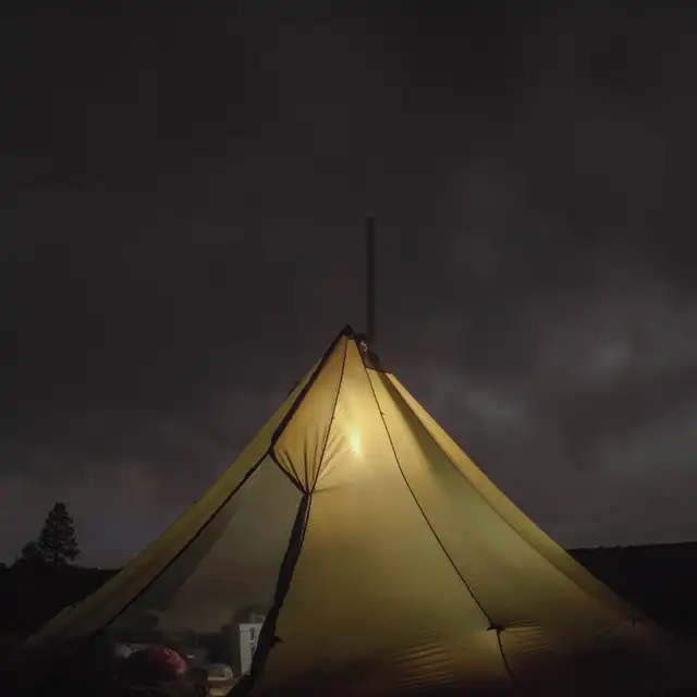 12 Person Tipi - Green, With Door Screens | Guidefitter