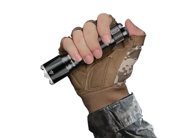 TK16 V2.0 Tactical Flashlight - image 2