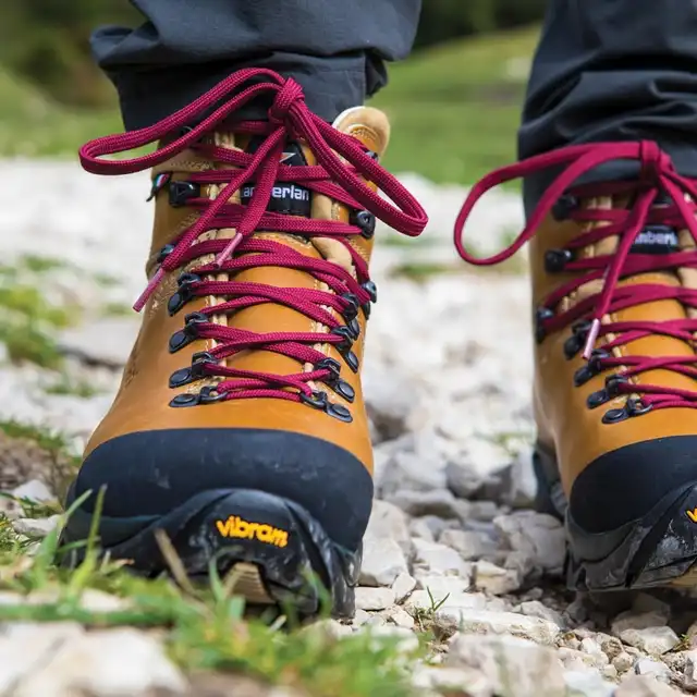 VIOZ LUX GTX® RR WNS - Waxed Camel | Guidefitter
