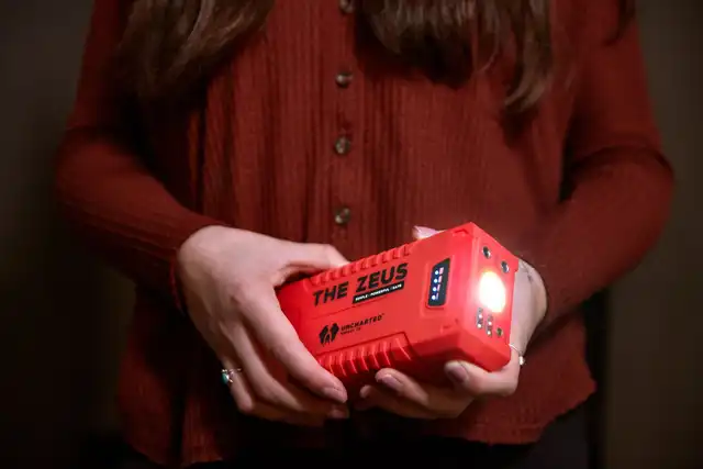 THE ZEUS - PORTABLE JUMP STARTER & USB CHARGER - image 7