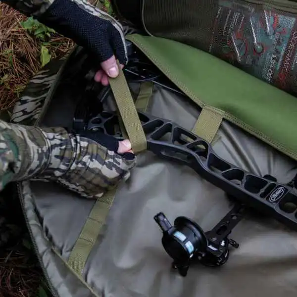 Mossy Oak Bottomland Soft Bow Case - image 7