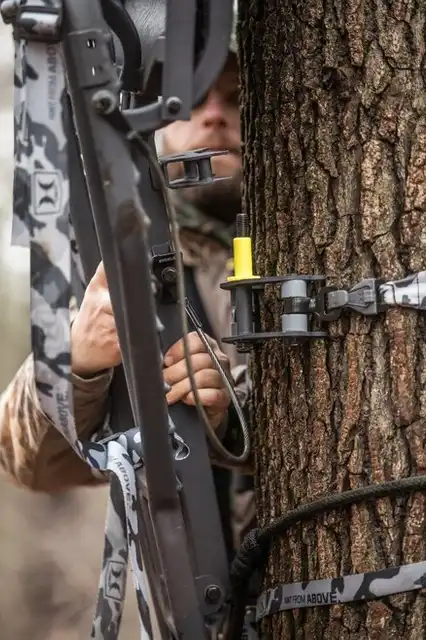 Cruzr Bone Collector Hang-On - image 6