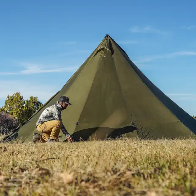 12 Person Tipi - Green, With Door Screens | Guidefitter