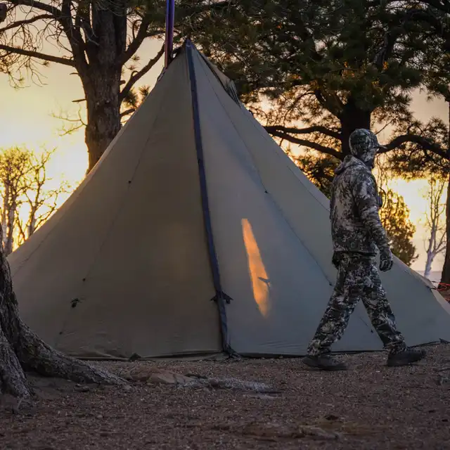 12 Person Tipi - Green, With Door Screens | Guidefitter